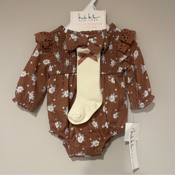 Nicole Miller baby girl 3 piece embroidered floral onesie set 0-3 months NWT - Picture 1 of 3